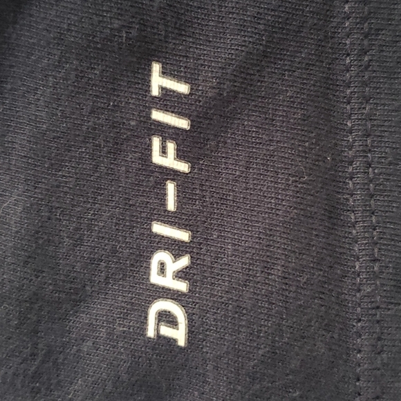 Tennessee Titans Mariota 8 tshirt L - Picture 6 of 6